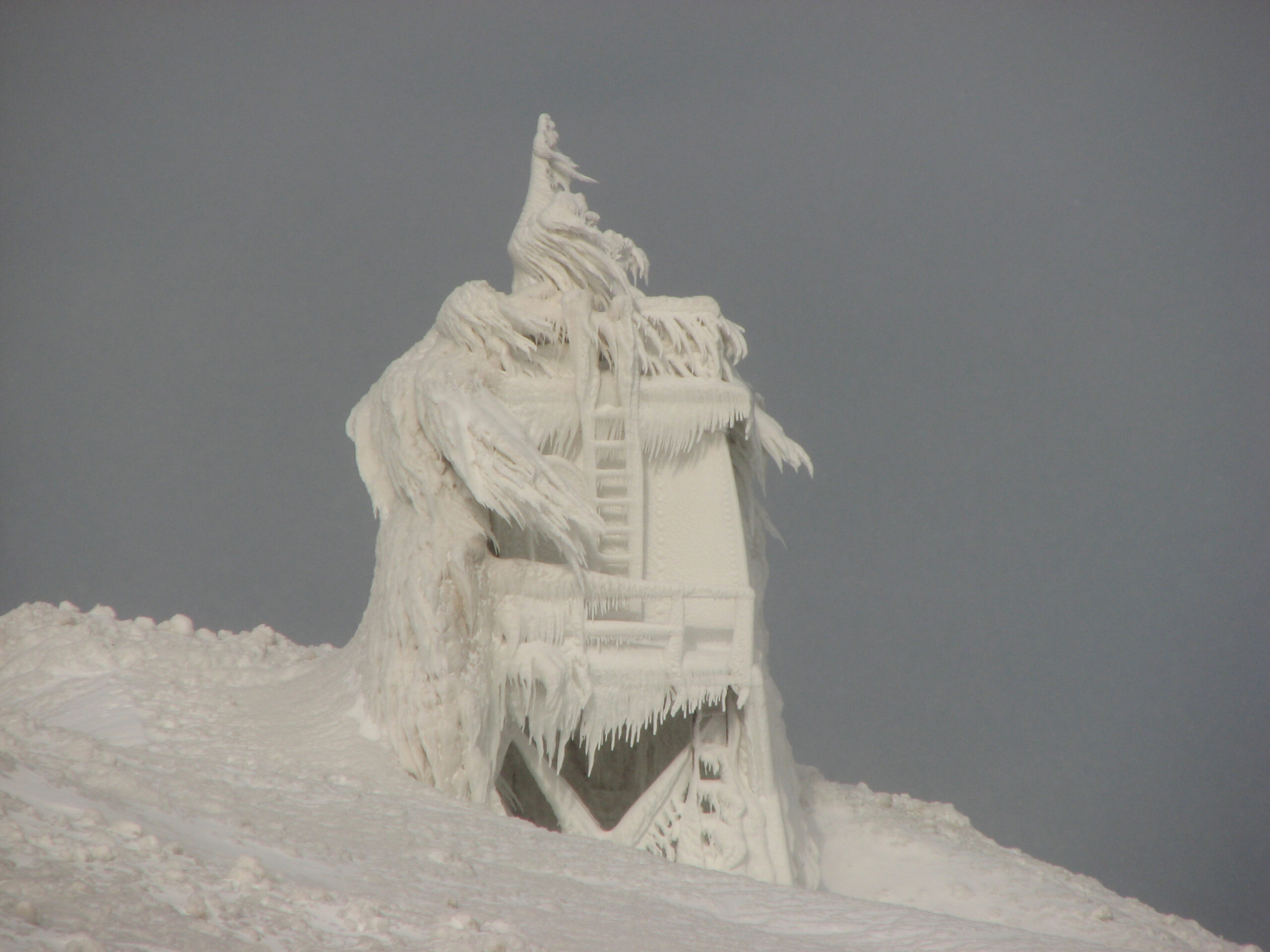 Grand Marais Observation Platform, Lake Superior. February 13, 2008.